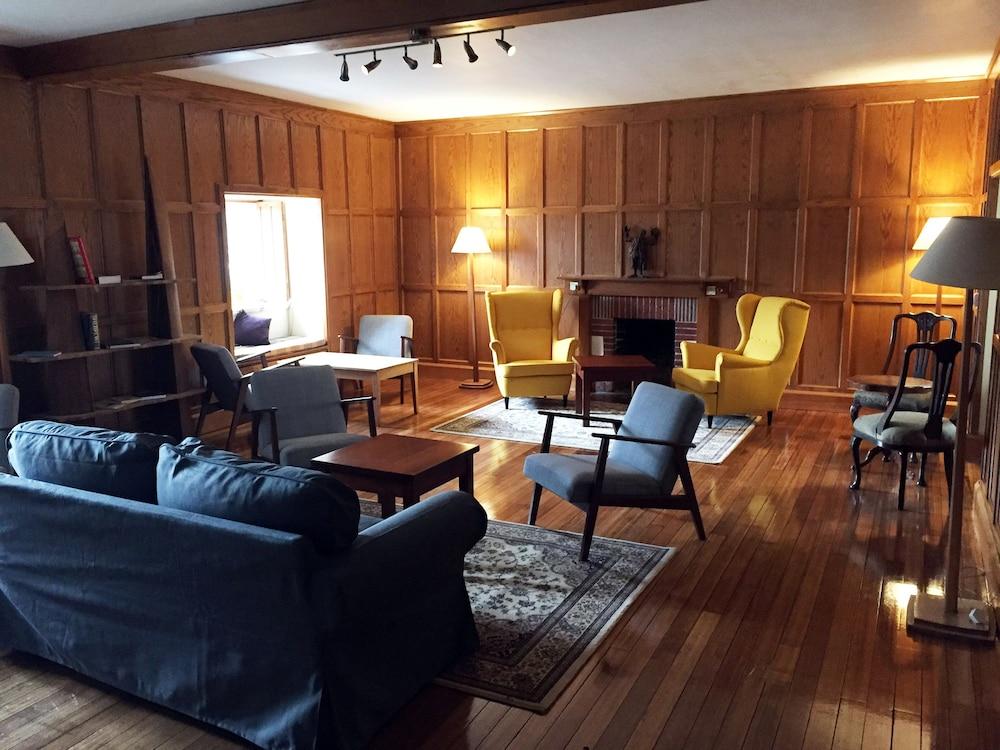 House & 4*