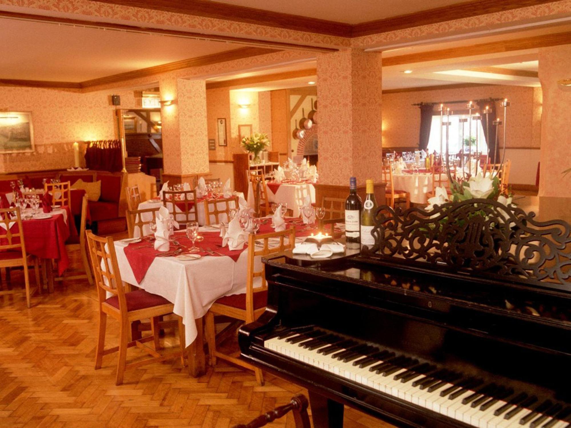 House & Hotel